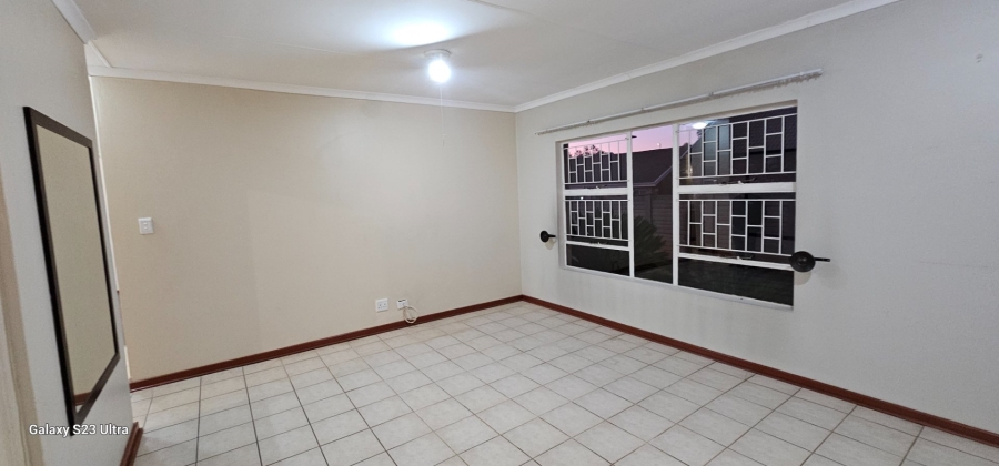 2 Bedroom Property for Sale in Langenhovenpark Free State